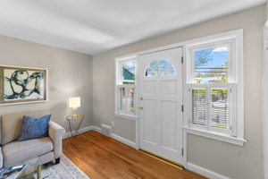 1310 Pendleton St, Alexandria, VA 22314, USA Photo 6