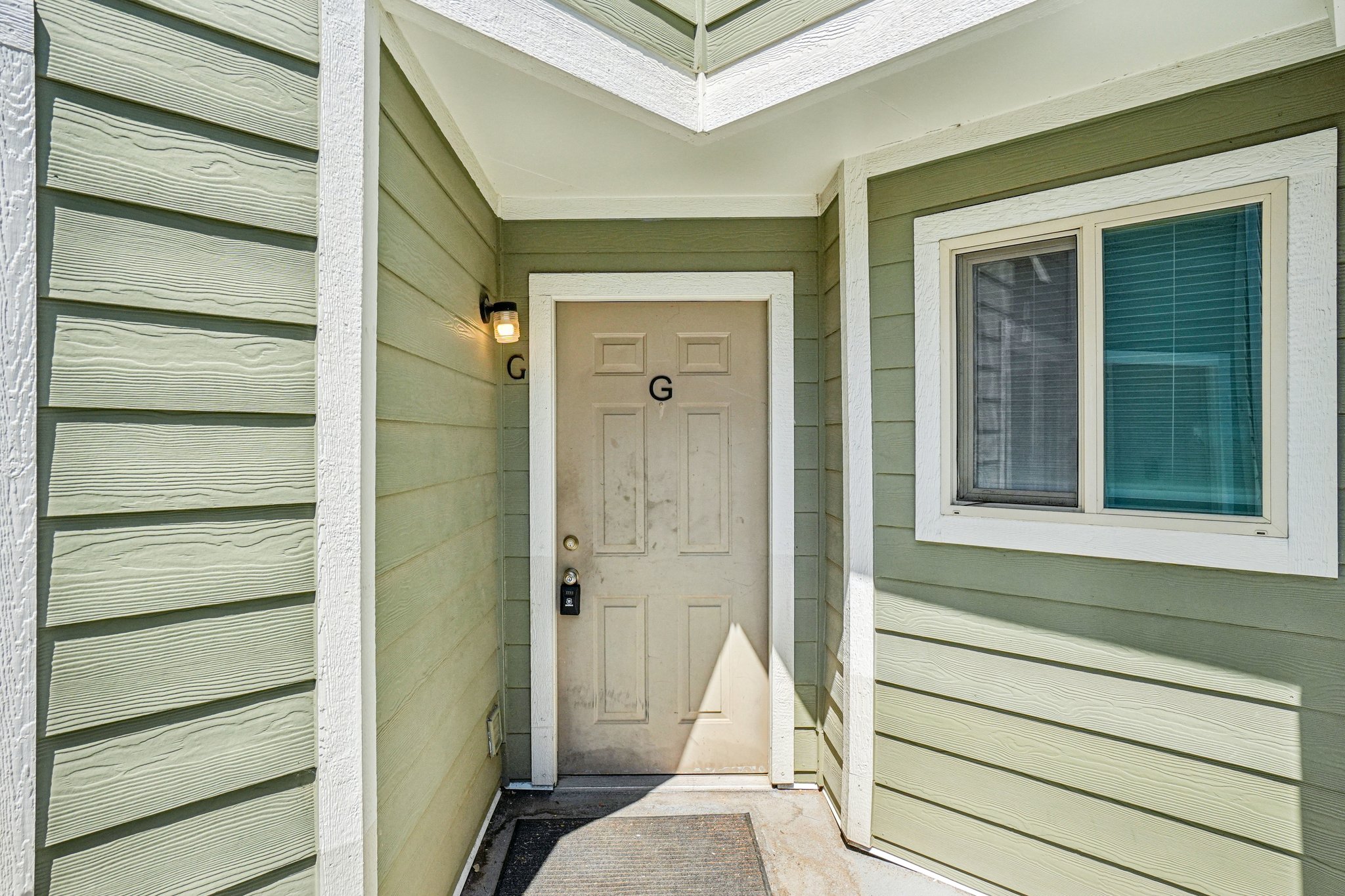 S Monaco Pkwy-1906-004.jpg