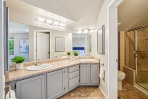 S Monaco Pkwy-1906-024.jpg