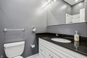  Photo 44