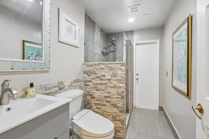 NW 11th Dr-S1206-037.jpg
