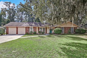 Welcome to 13104 Spanish Moss Road