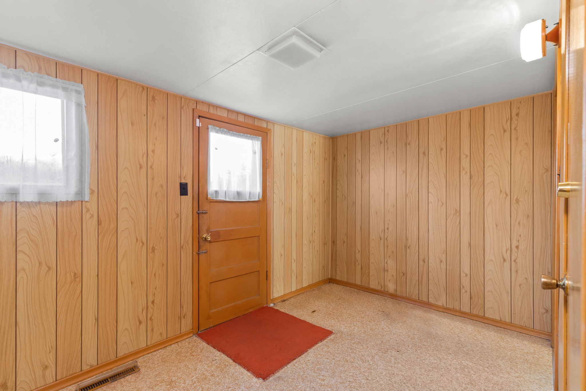 1311 Pritchard Ave, Winnipeg, MB R2X 0H1 insight video marketing