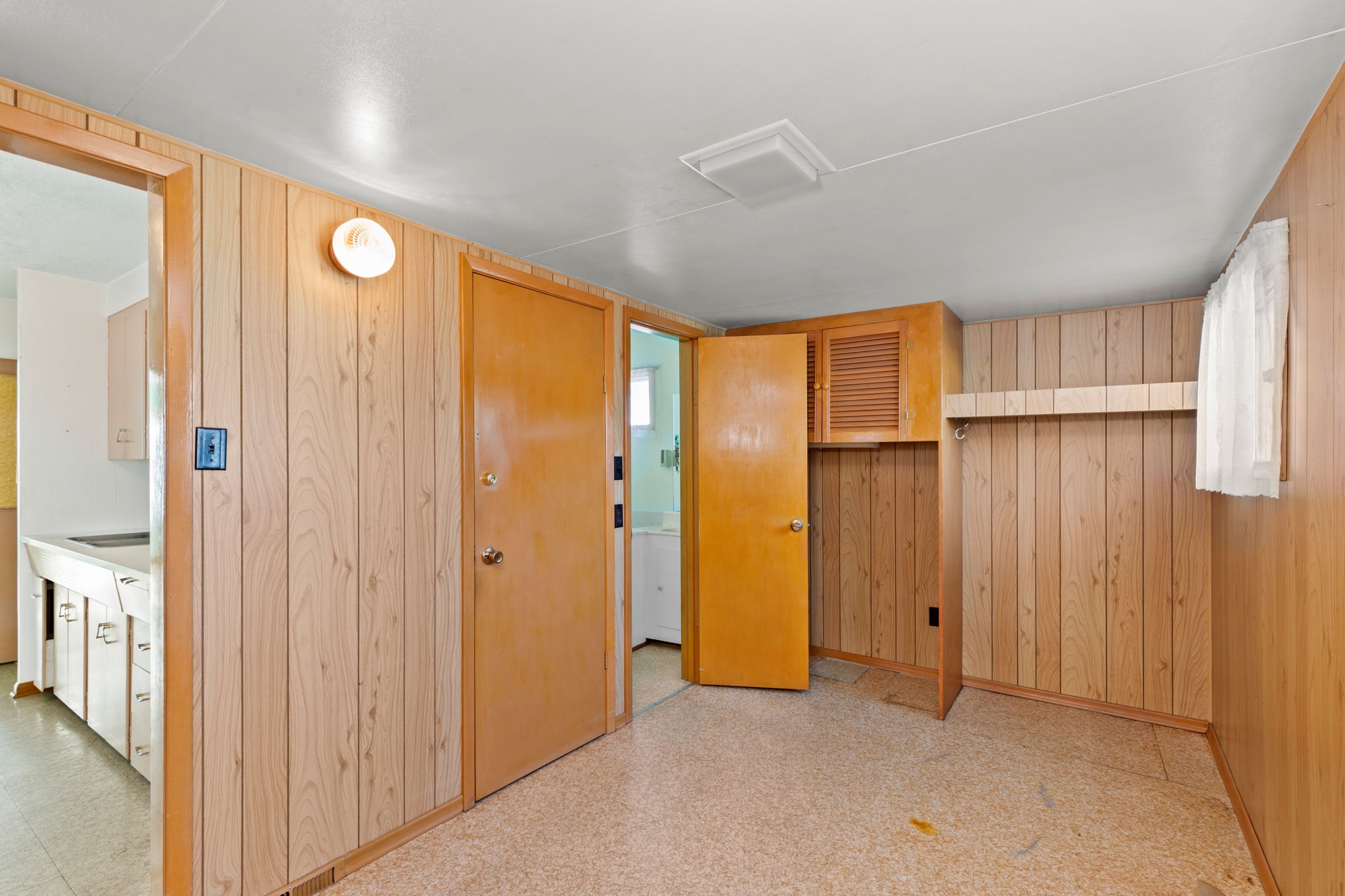 1311 Pritchard Ave, Winnipeg, MB R2X 0H1 insight video marketing