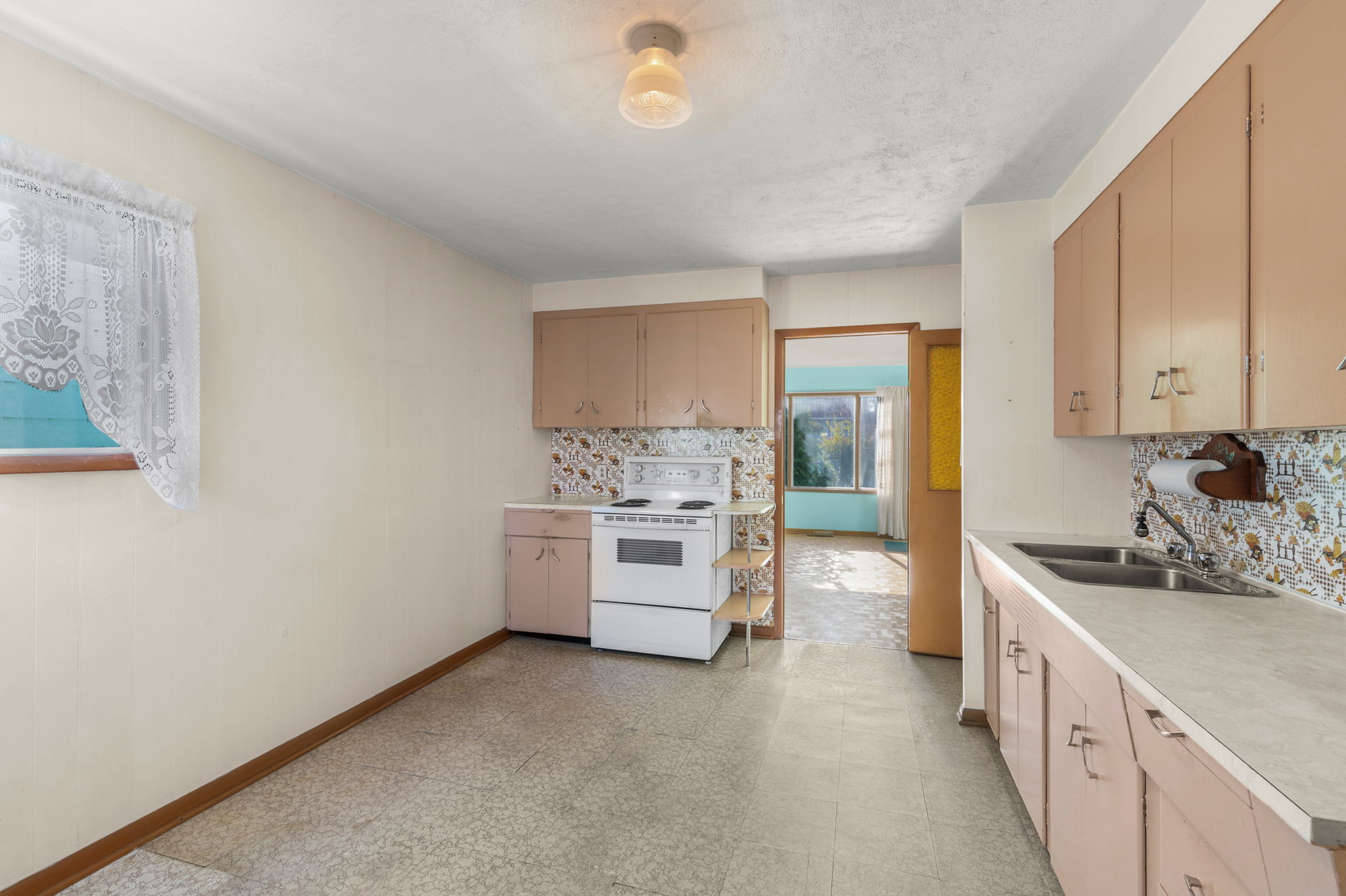 1311 Pritchard Ave, Winnipeg, MB R2X 0H1 insight video marketing