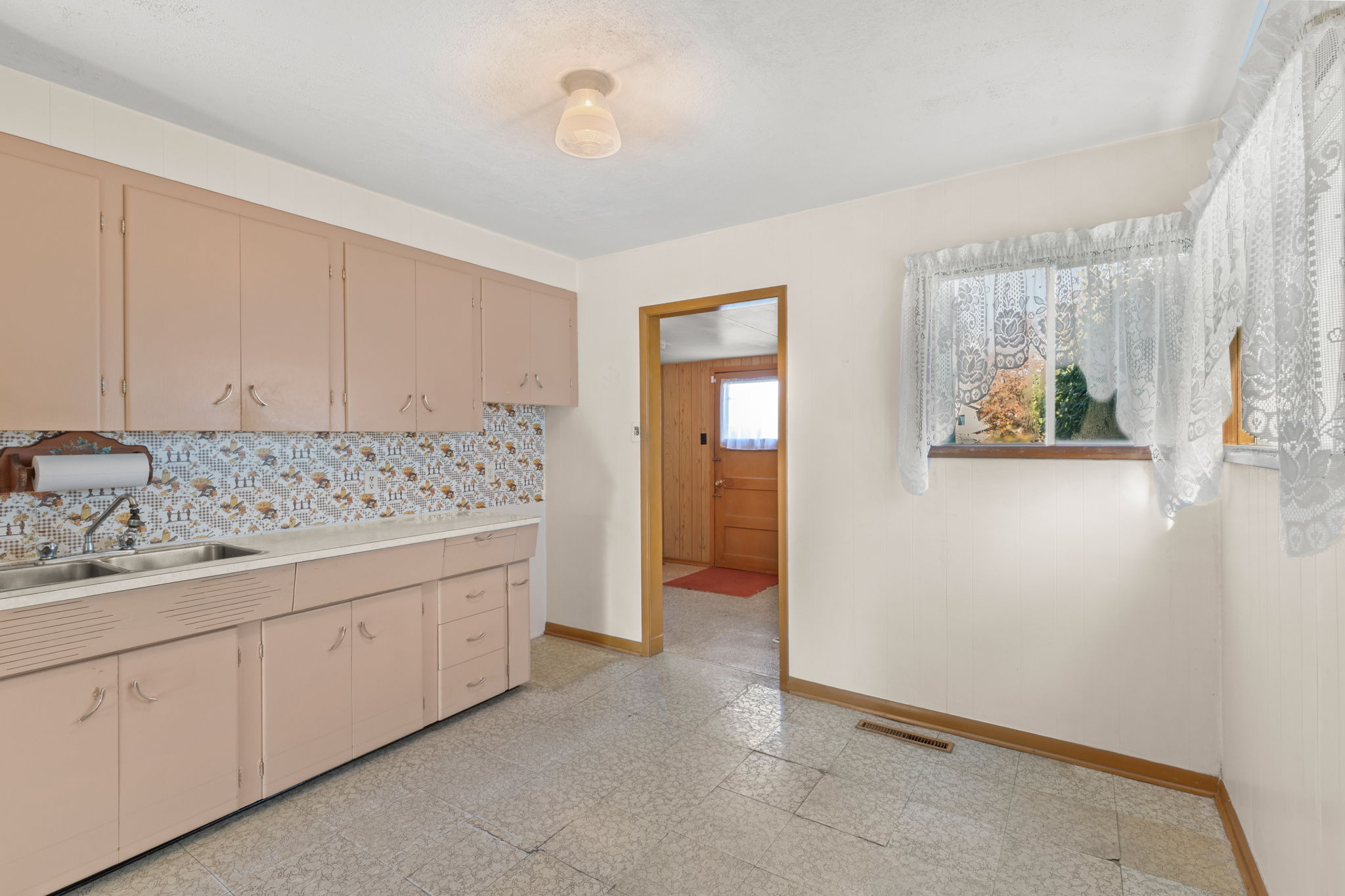 1311 Pritchard Ave, Winnipeg, MB R2X 0H1 insight video marketing