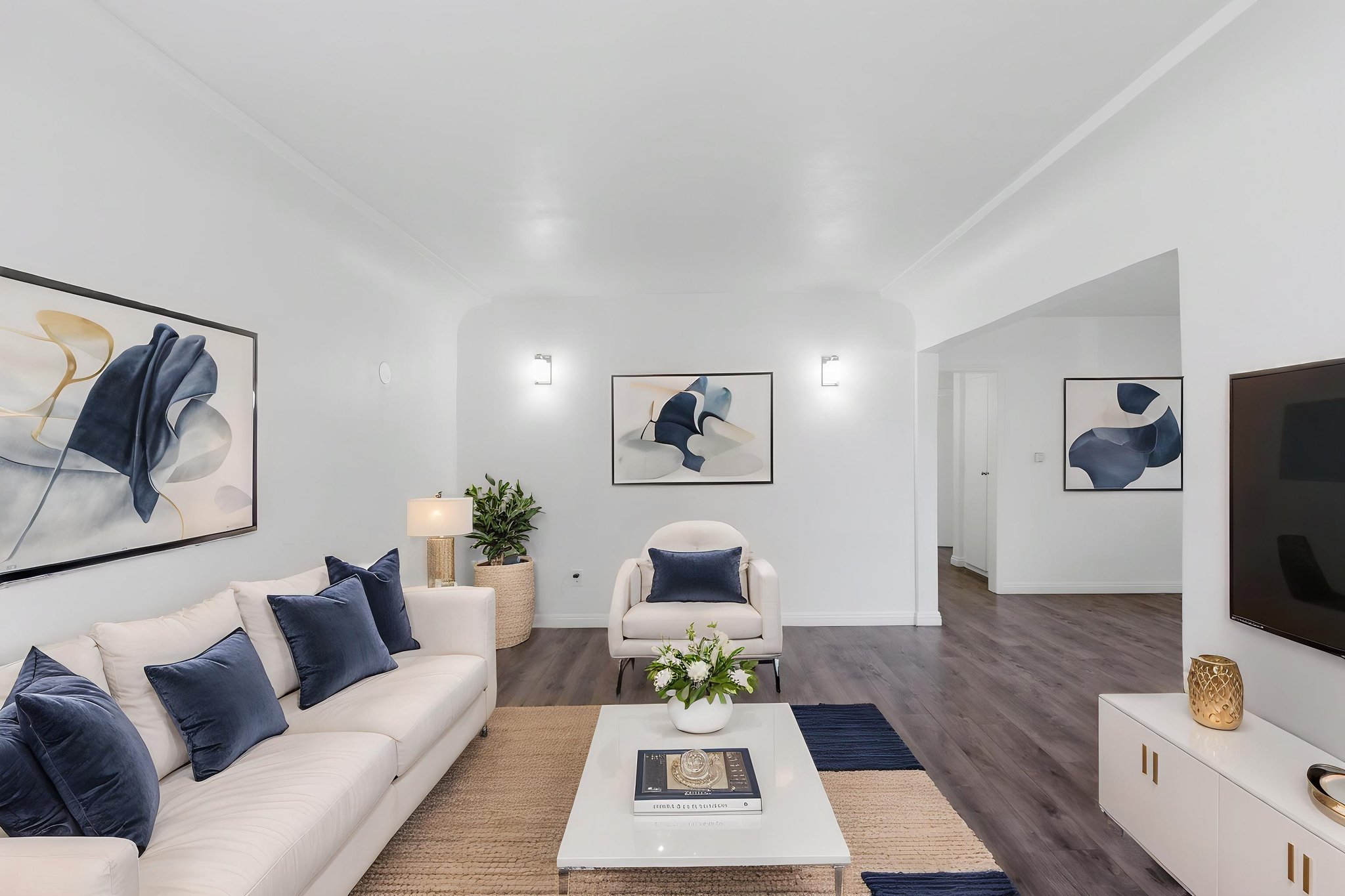 CYB02241_autoremove_24514388 virtually staged.jpeg