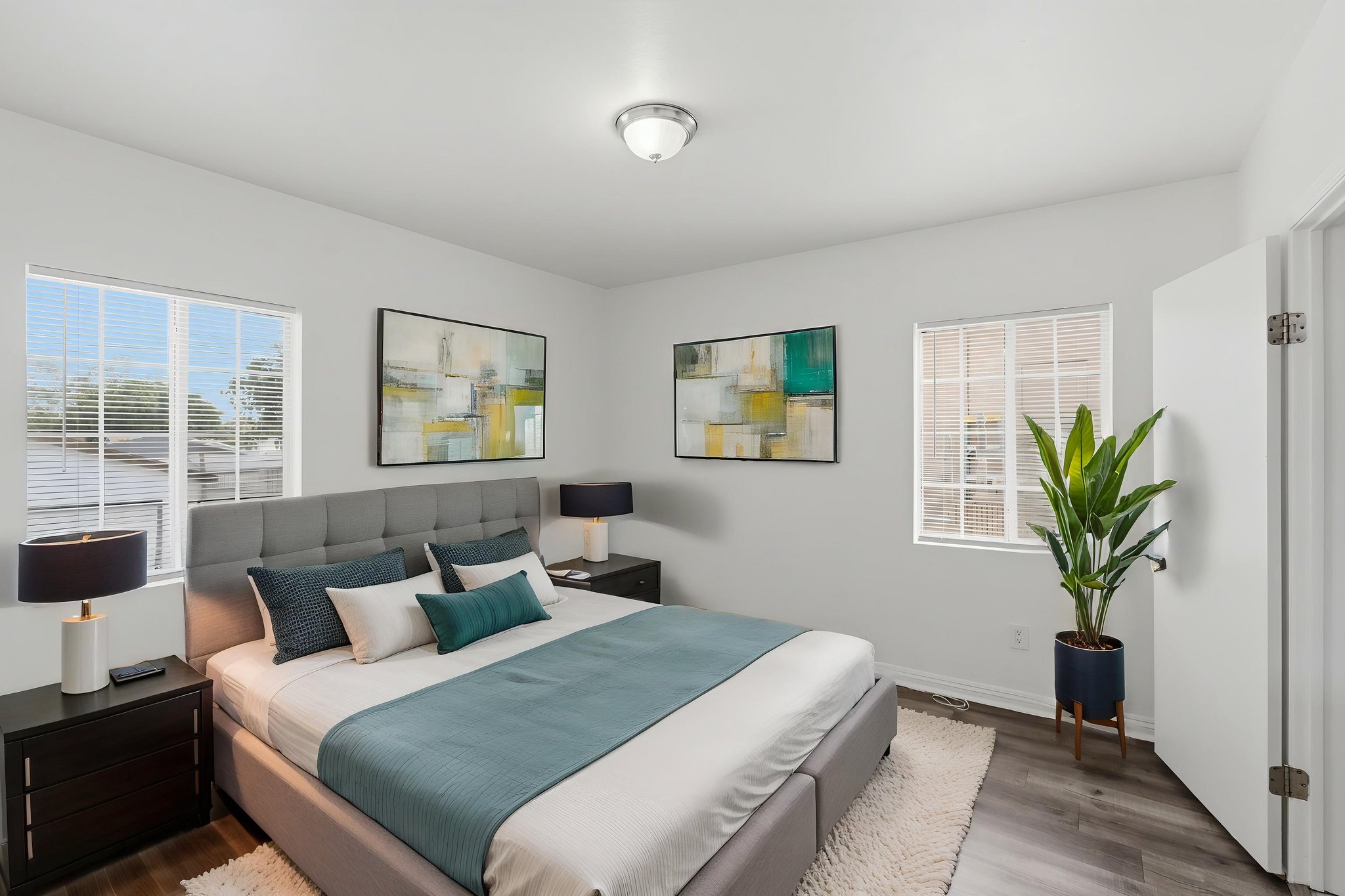 CYB02310 virtually staged.jpeg