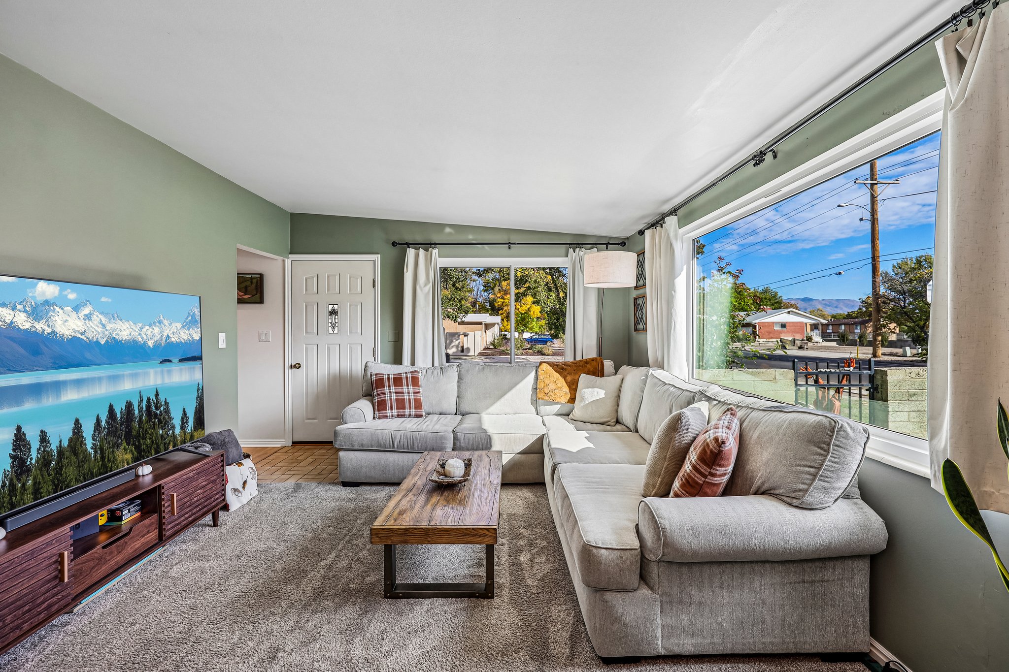 W Varden Way-S2210-006.jpg