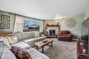 W Varden Way-S2210-005.jpg