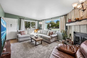 W Varden Way-S2210-007.jpg