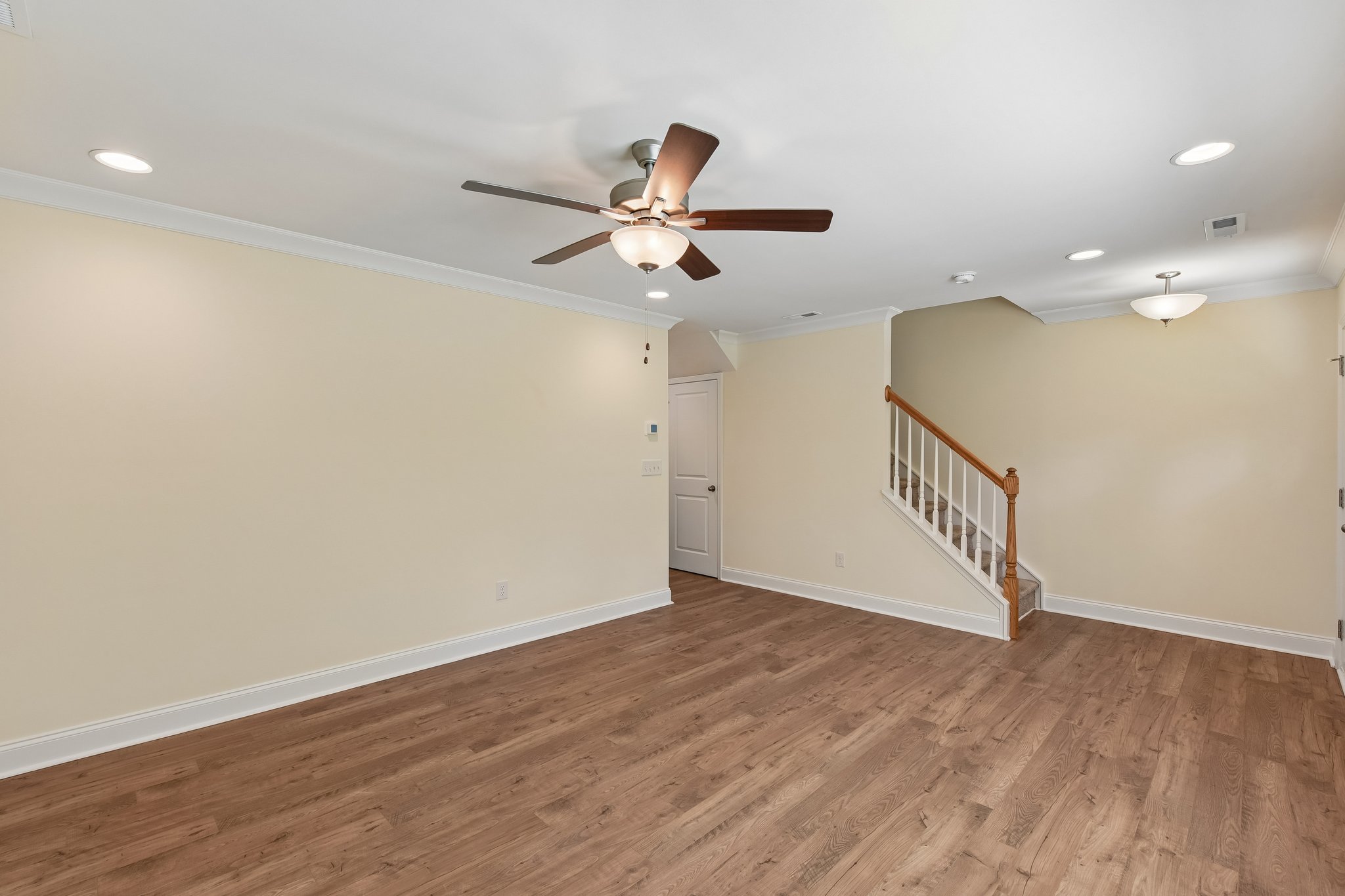 Simoneaux Ln-S2508-006.jpg