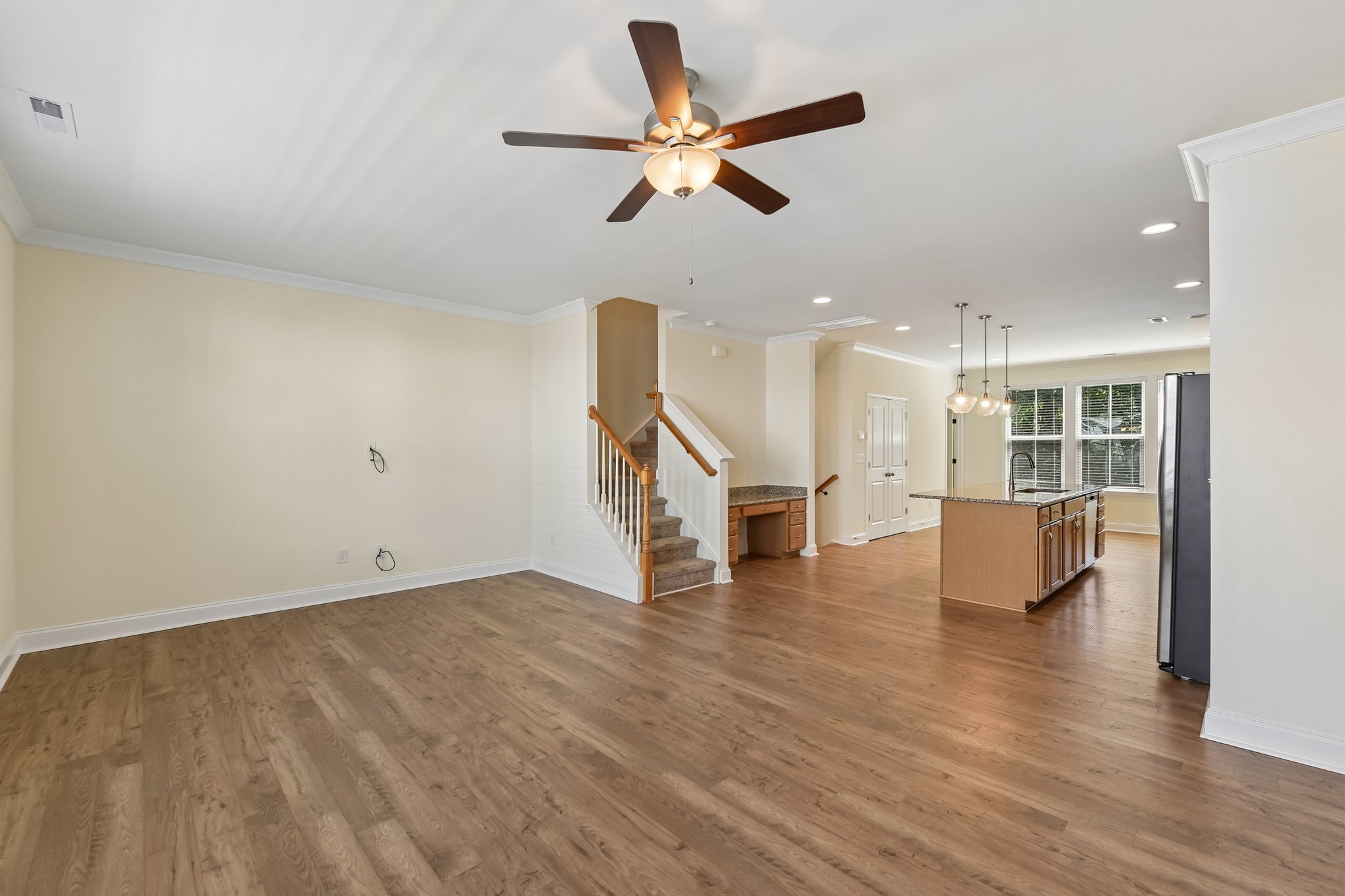 Simoneaux Ln-S2508-009.jpg