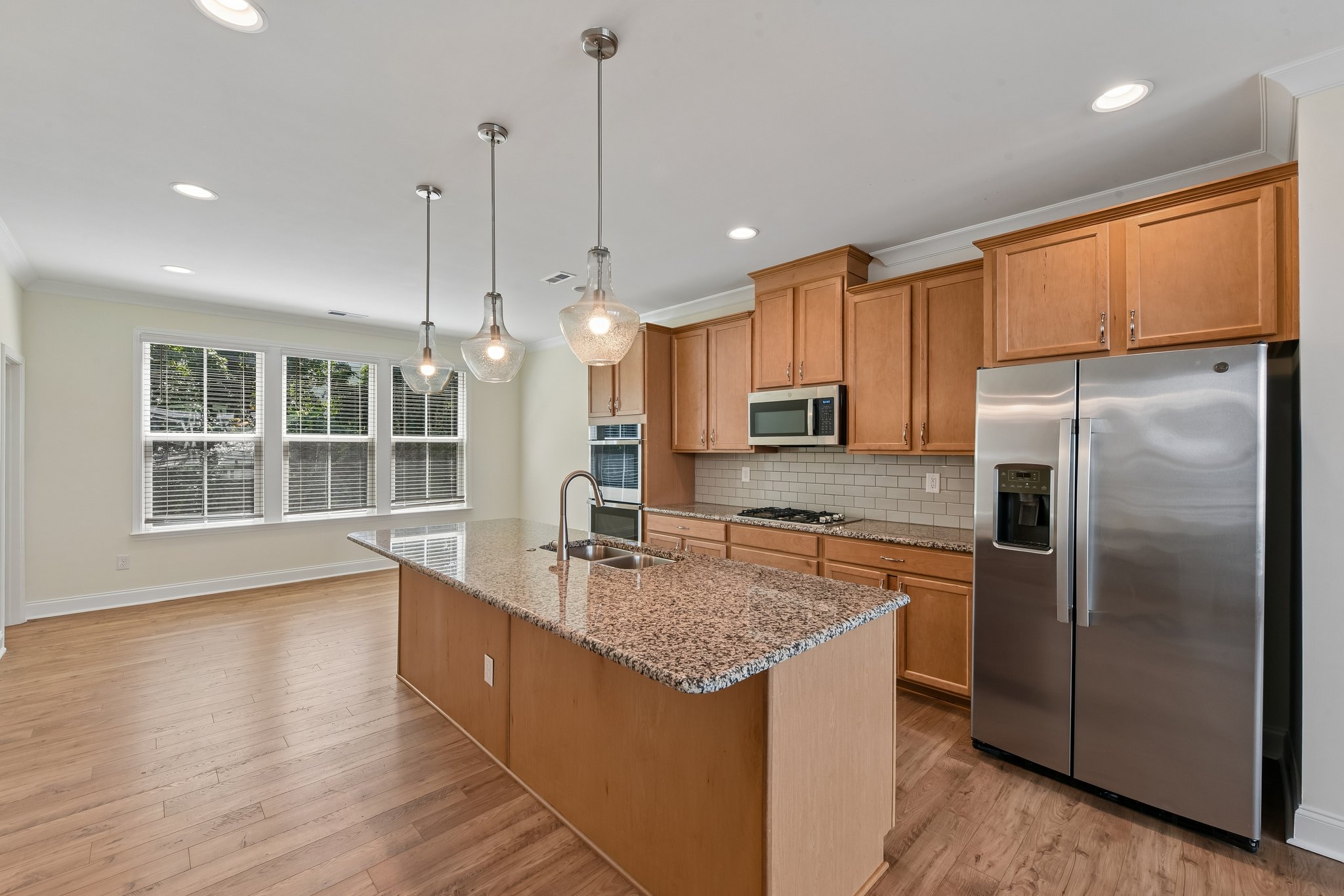 Simoneaux Ln-S2508-012.jpg