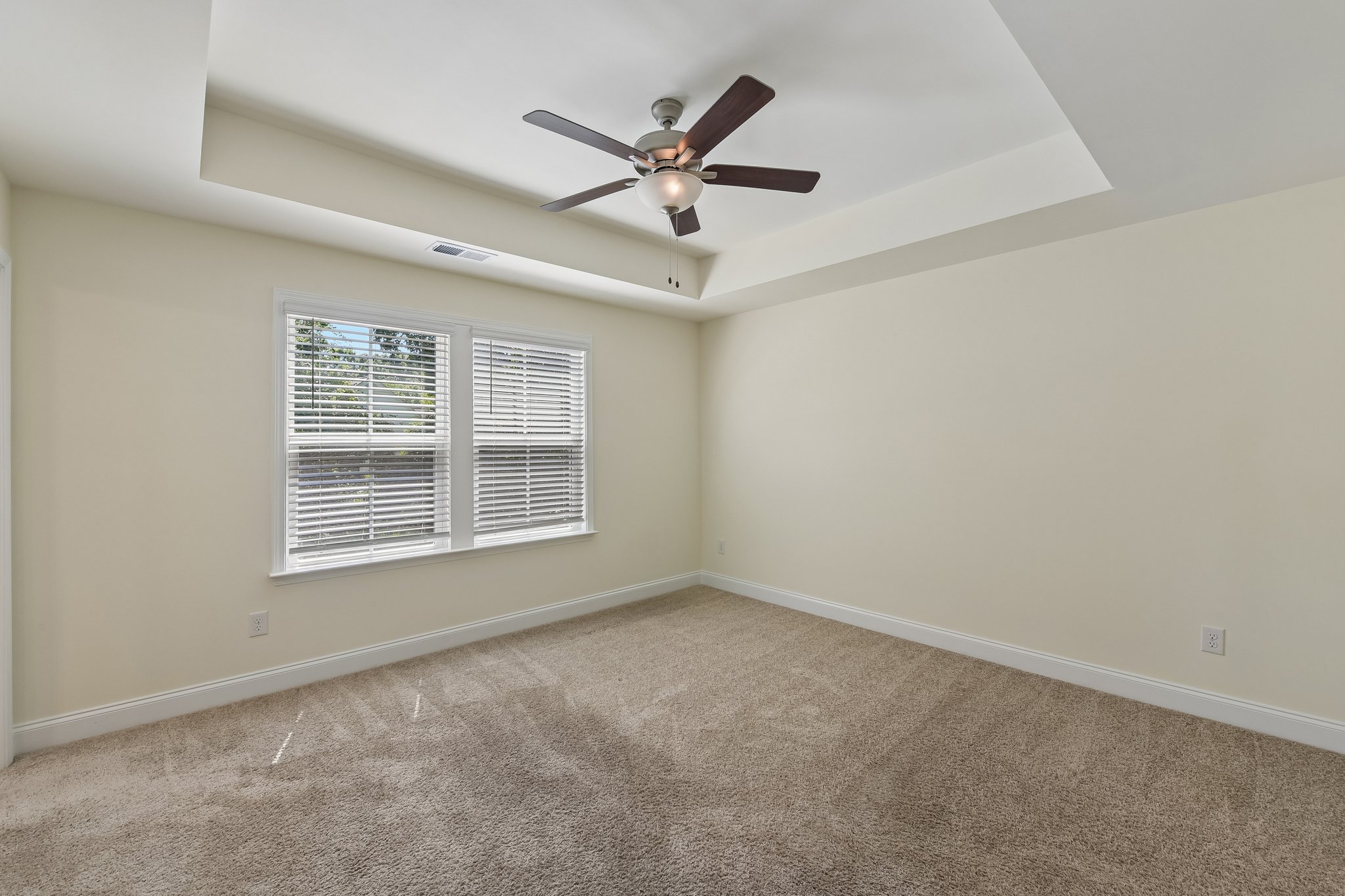 Simoneaux Ln-S2508-020.jpg