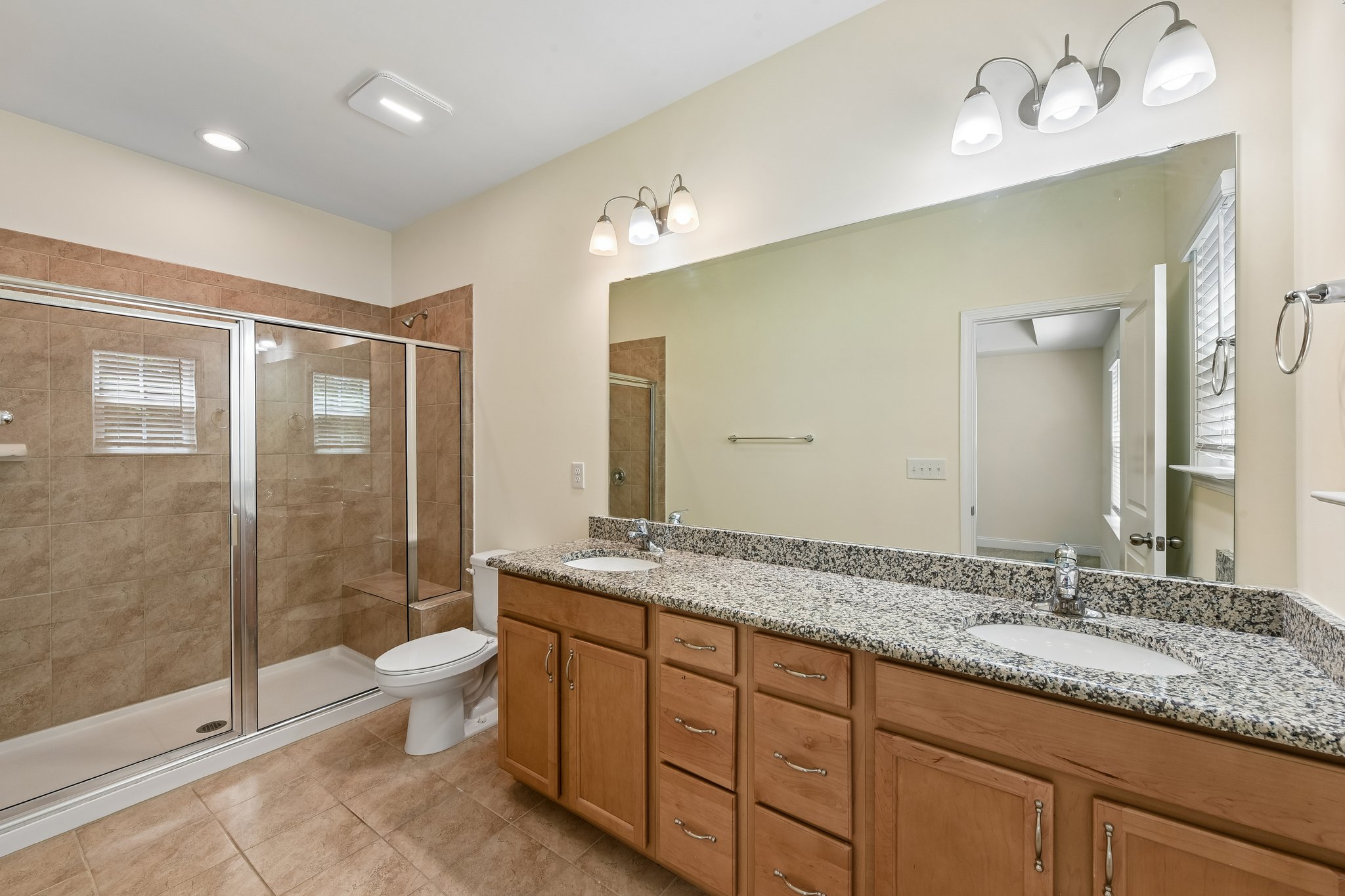 Simoneaux Ln-S2508-023.jpg