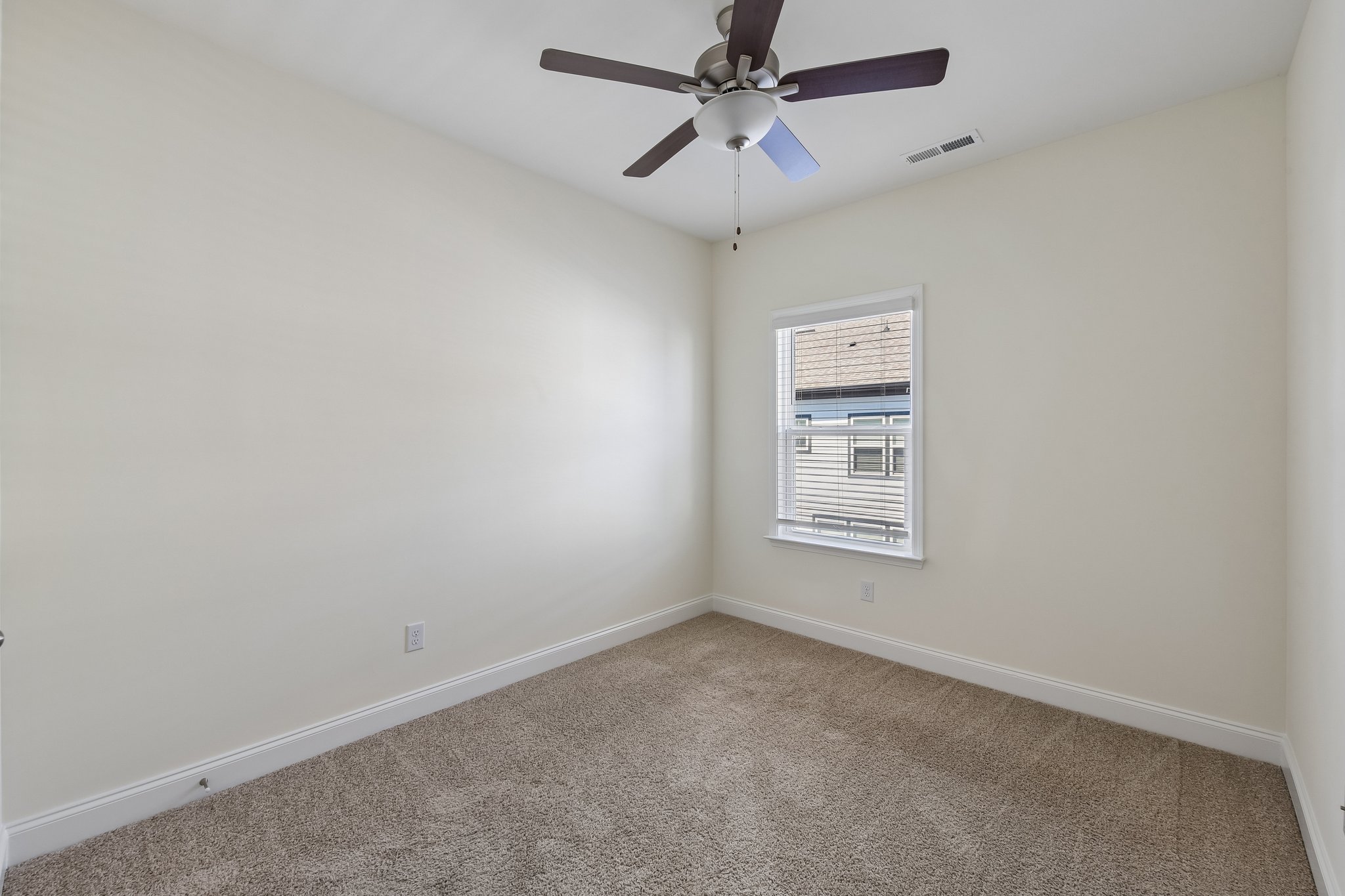 Simoneaux Ln-S2508-027.jpg