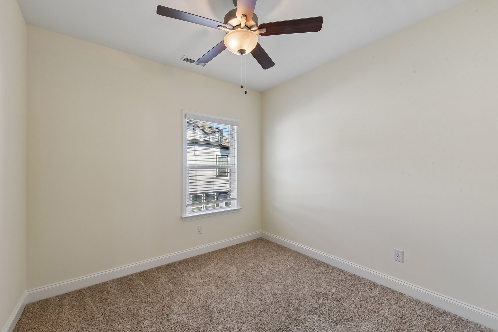 Simoneaux Ln-S2508-029.jpg