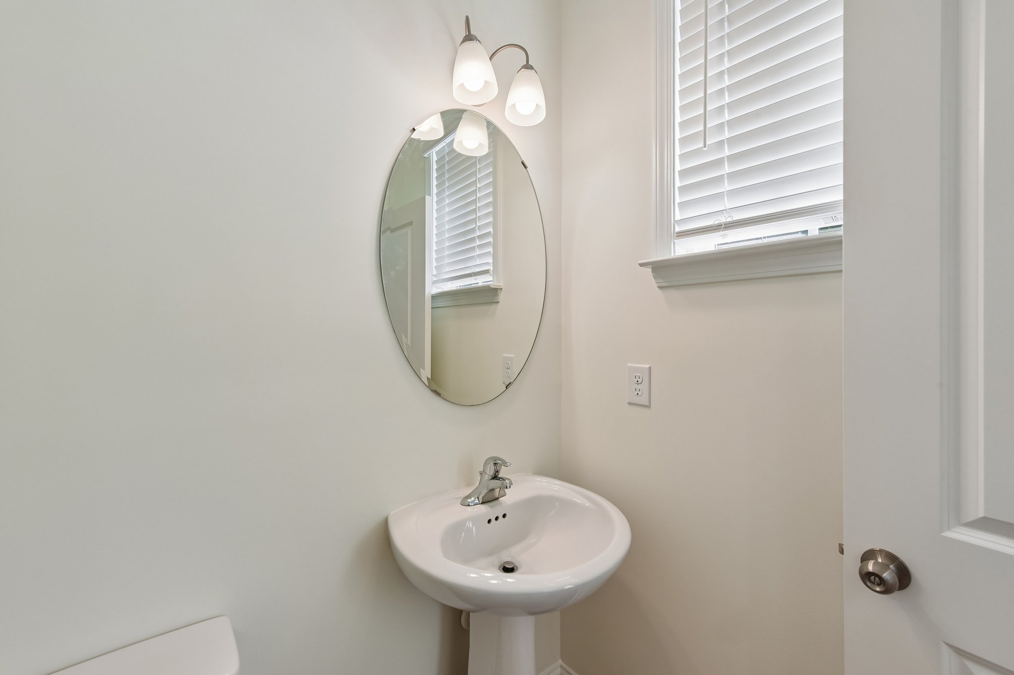 Simoneaux Ln-S2508-031.jpg