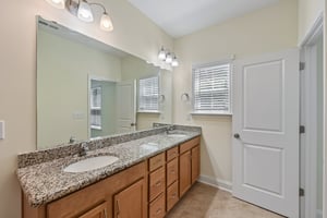 Simoneaux Ln-S2508-024.jpg