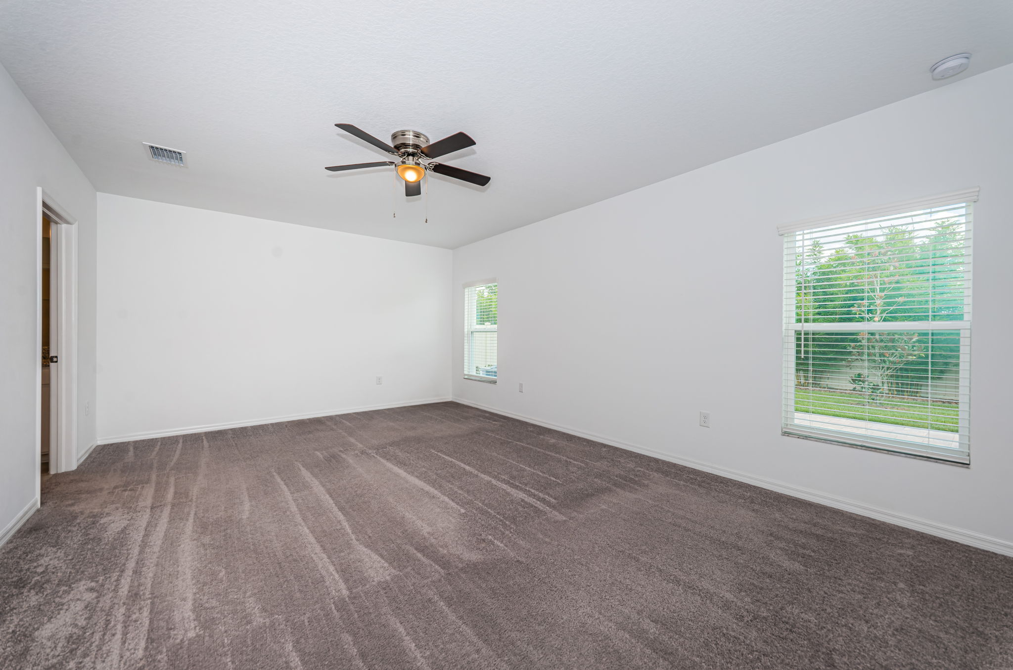 Master Bedroom1a-3