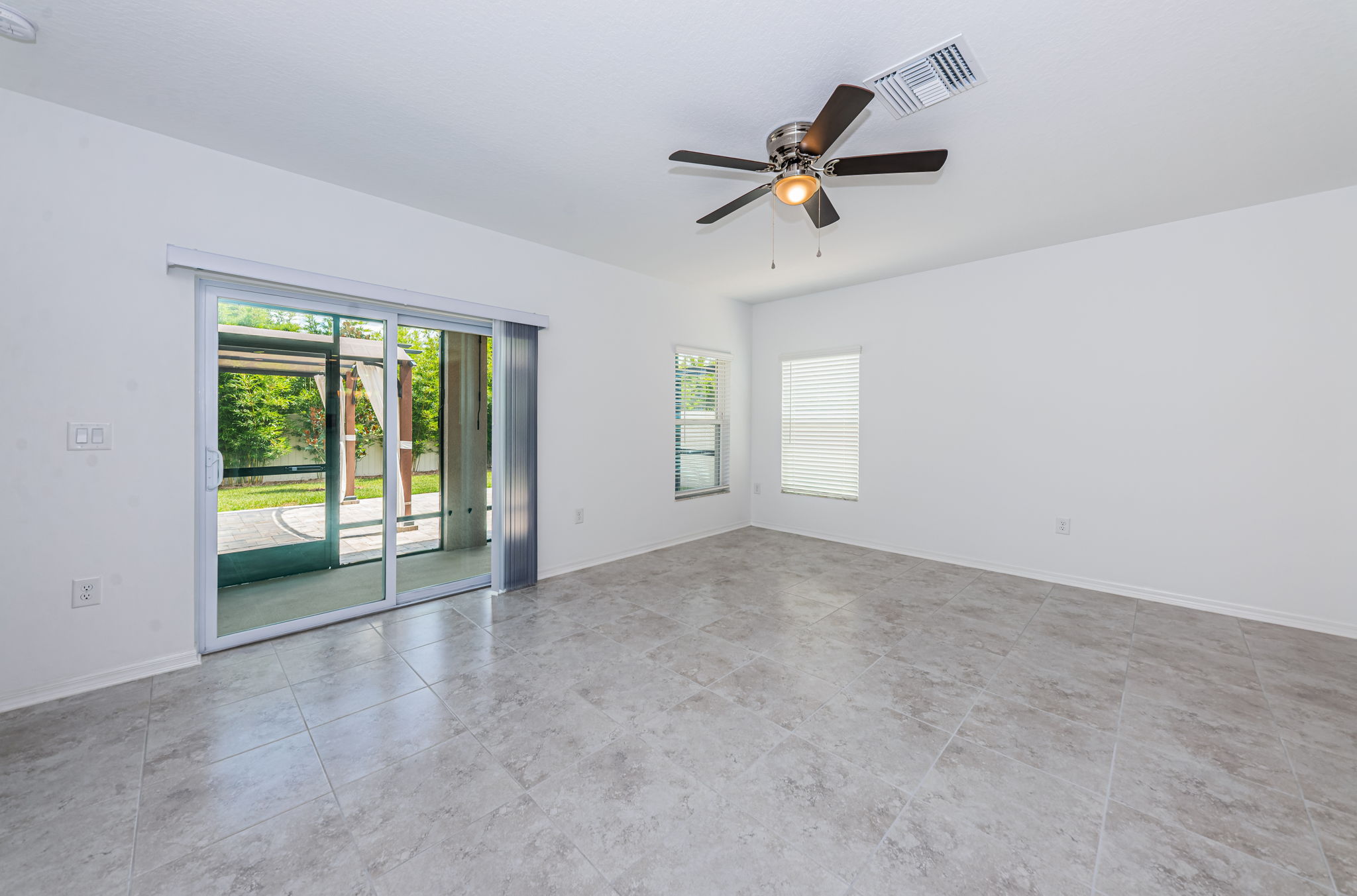Living Room2-3