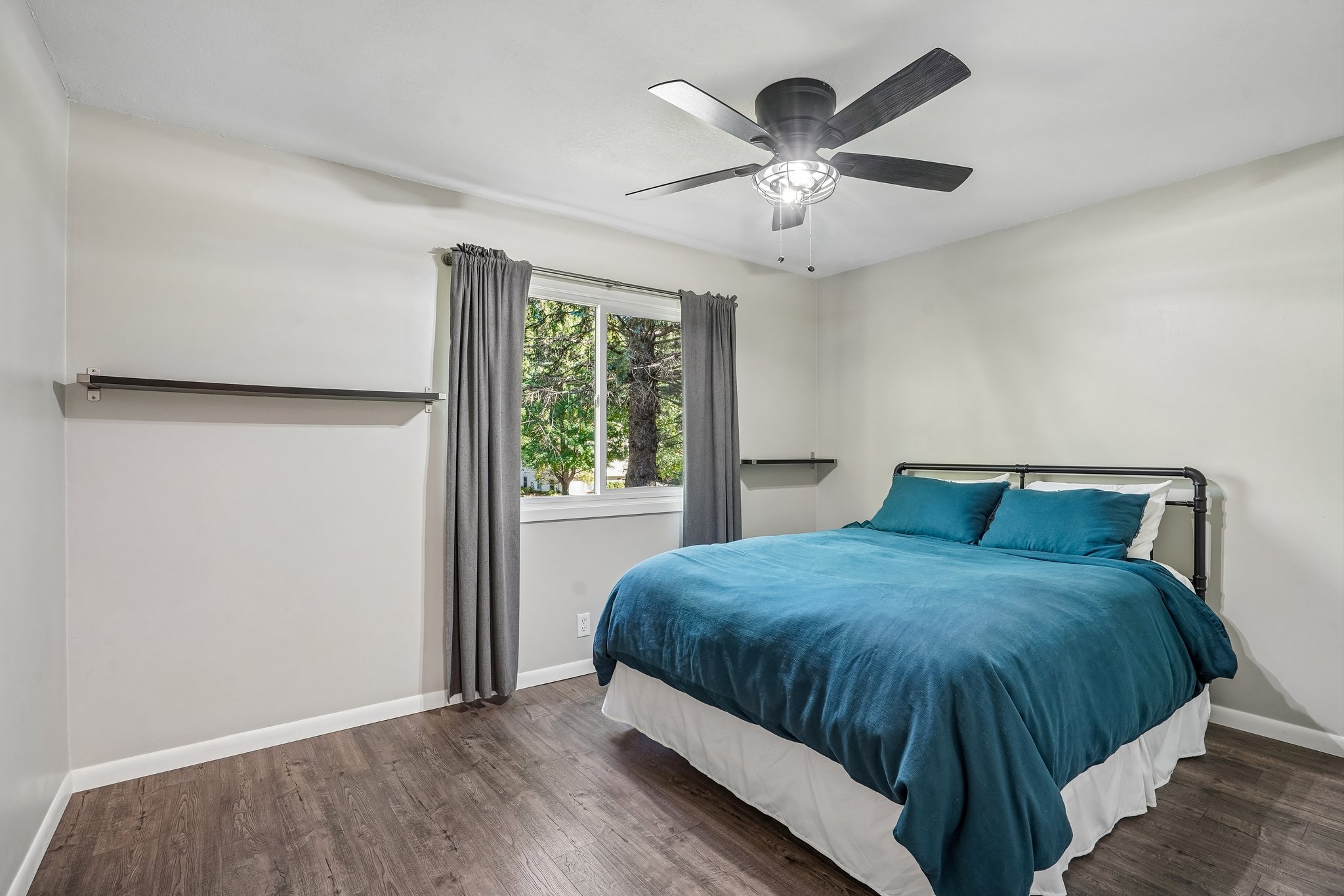 Jackson St NE-S2409-016.jpg
