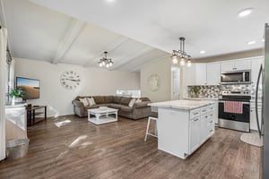 Jackson St NE-S2409-011.jpg