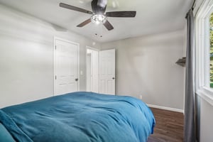 Jackson St NE-S2409-018.jpg