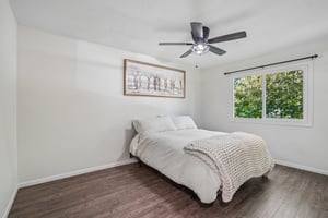 Jackson St NE-S2409-020.jpg