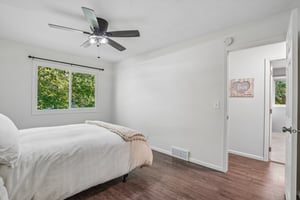 Jackson St NE-S2409-021.jpg