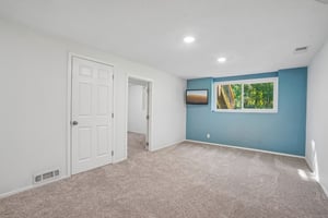 Jackson St NE-S2409-025.jpg