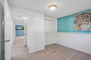 Jackson St NE-S2409-036.jpg
