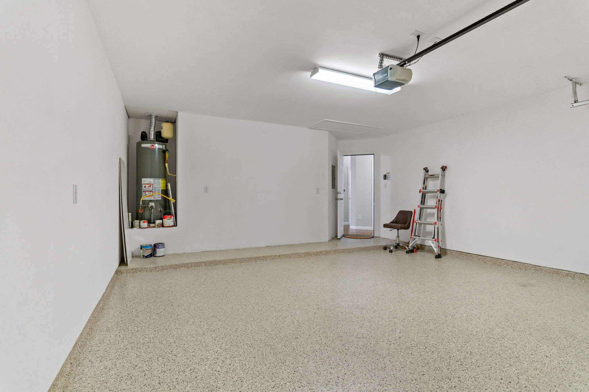  Photo 48
