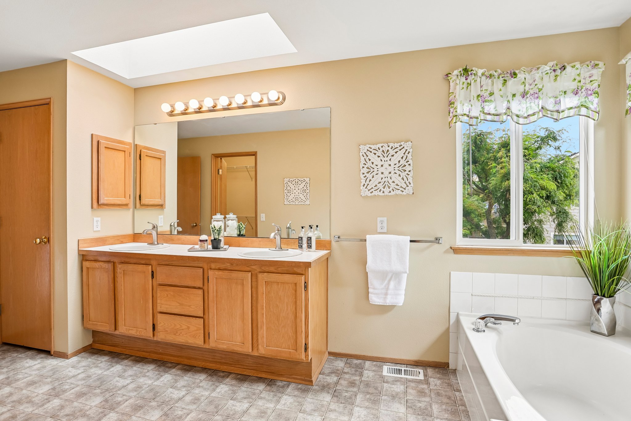 SE 223rd Ct-S0207-031.jpg