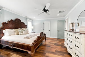 Primary Bedroom1b
