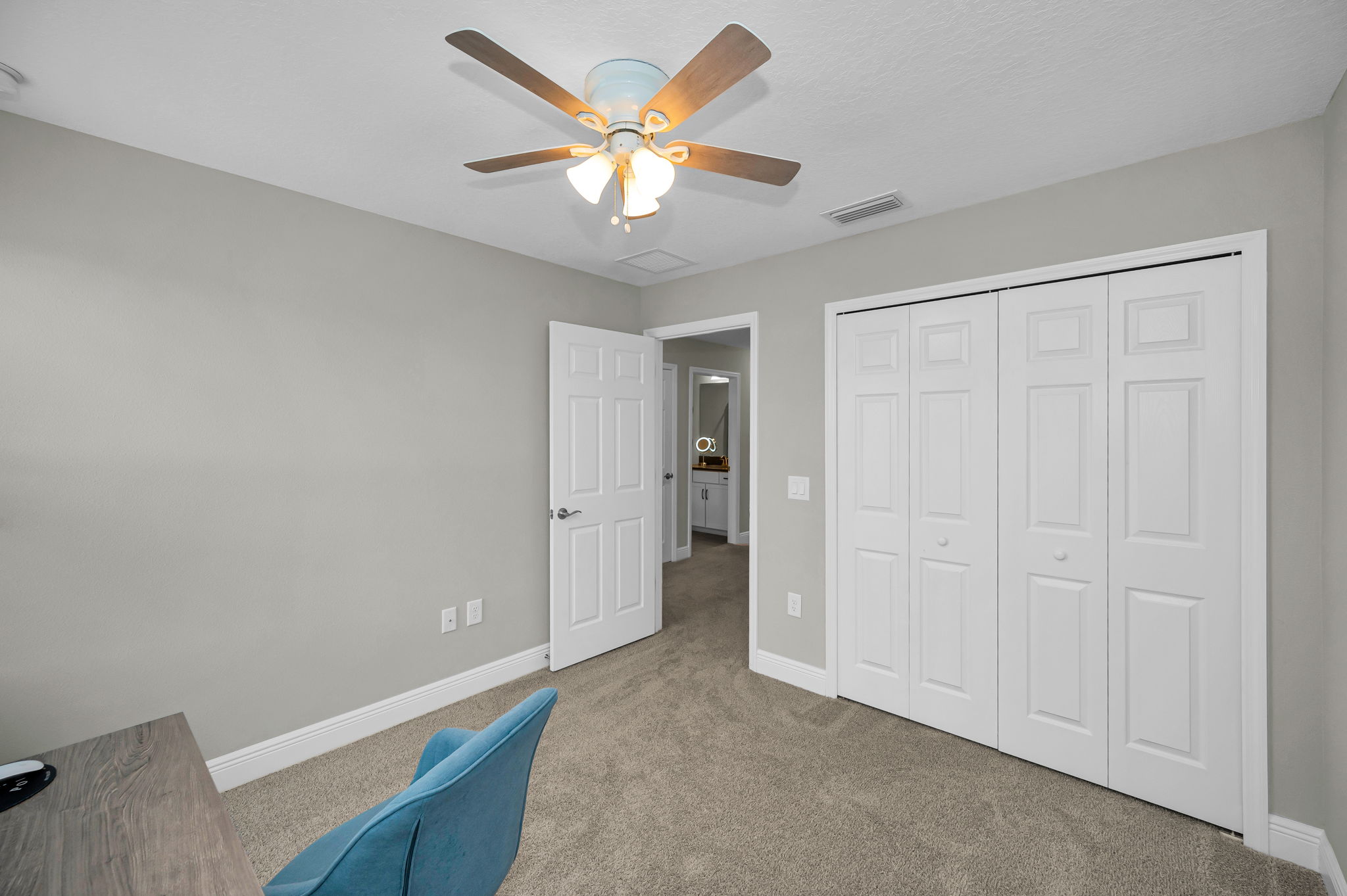 Upper Level Bedroom2b