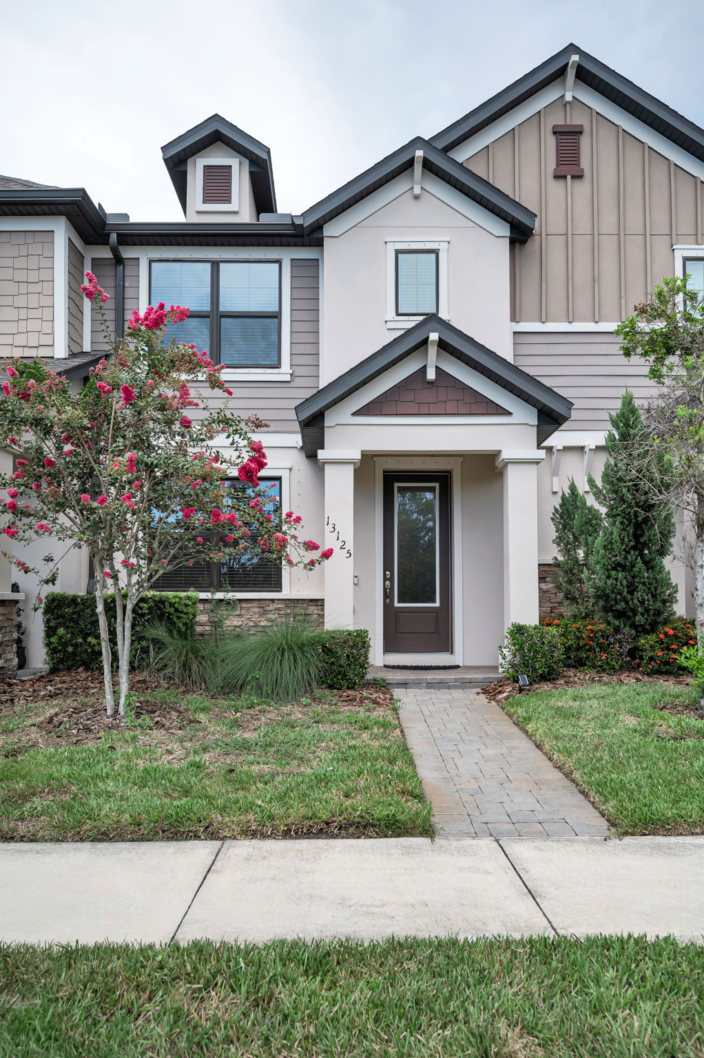 Front Exterior3
