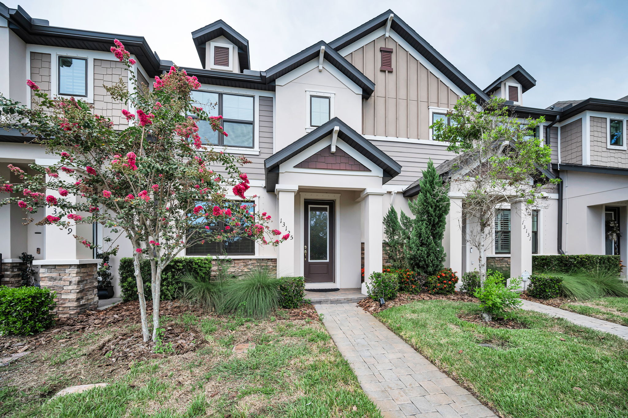 Front Exterior5