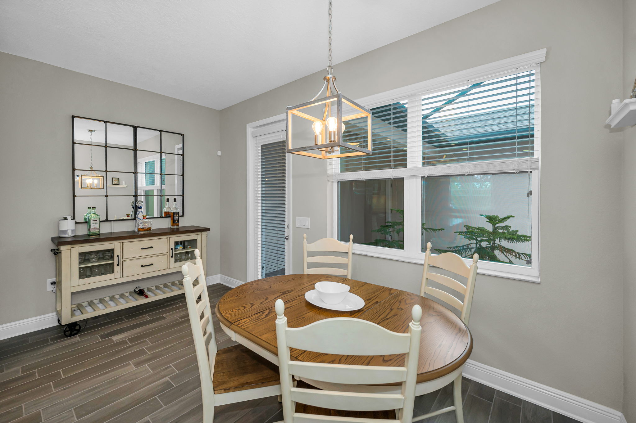 Dining Area2