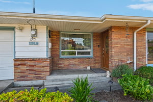 F St SE-S2608-004.jpg