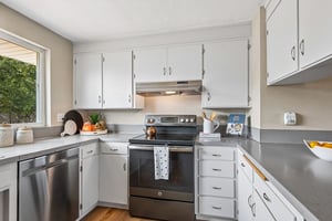 F St SE-S2608-017.jpg