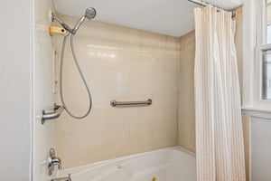 F St SE-S2608-021.jpg