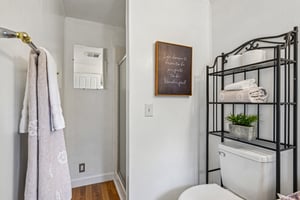 F St SE-S2608-030.jpg