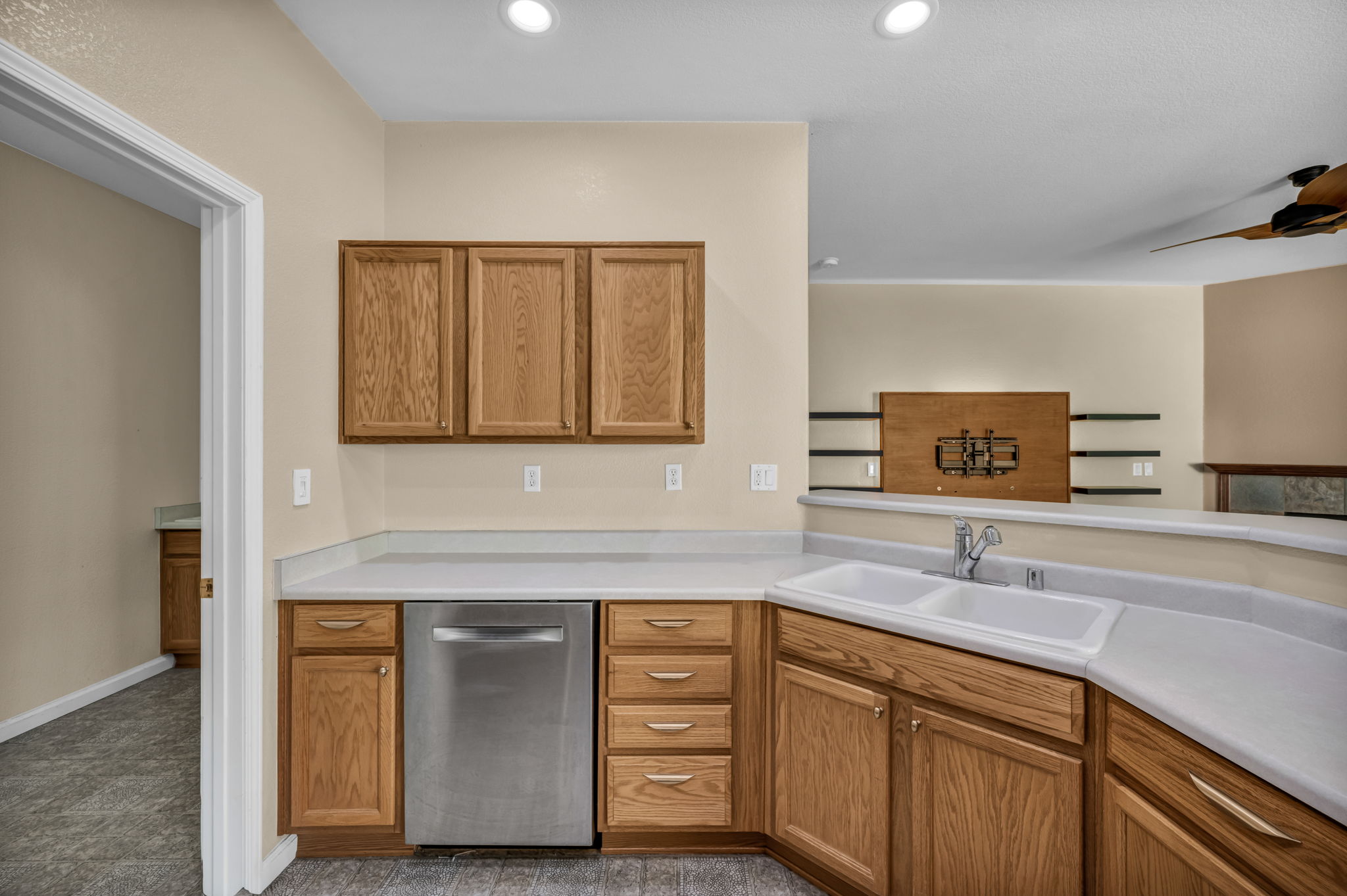 1313 Gambrel Dr_59
