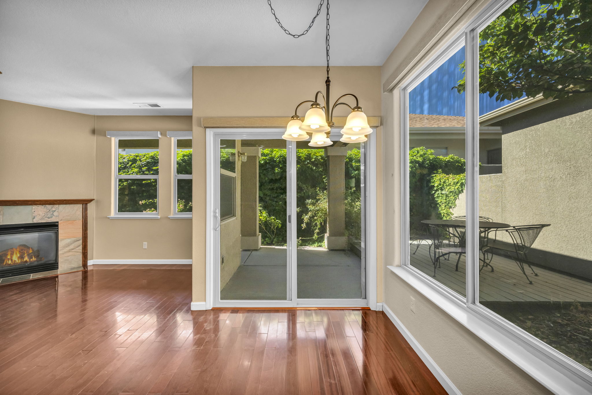 1313 Gambrel Dr_50