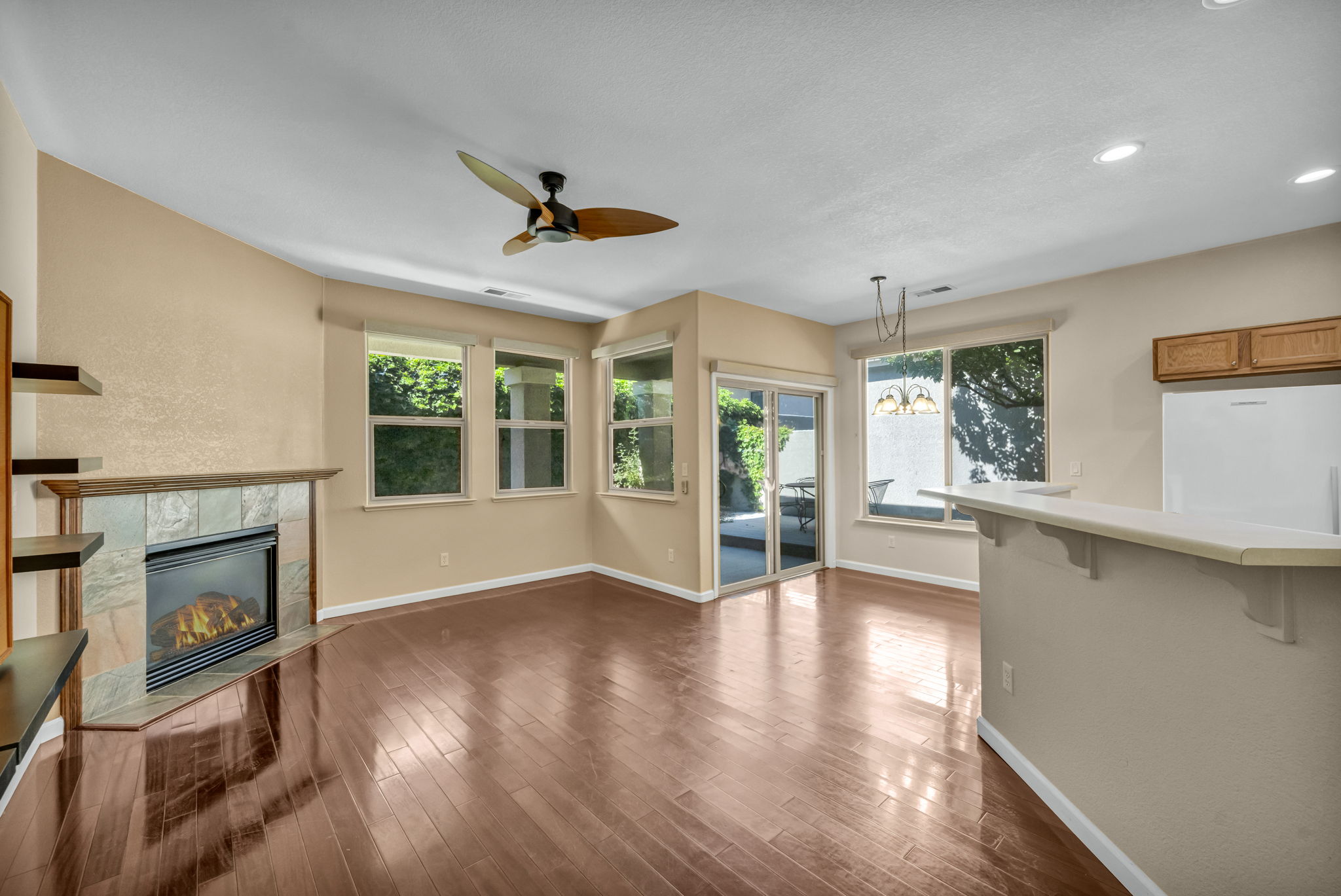 1313 Gambrel Dr_36
