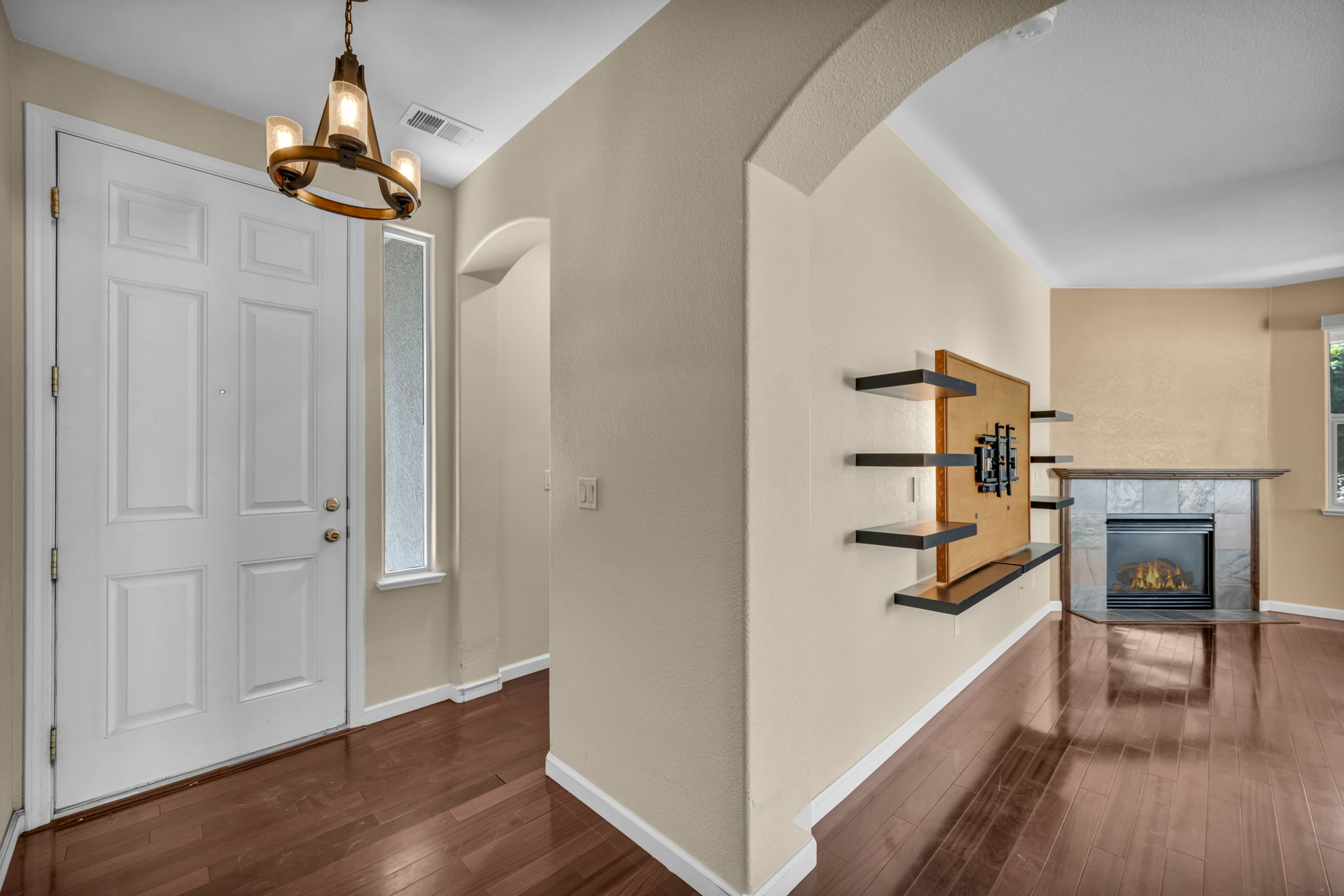 1313 Gambrel Dr_25