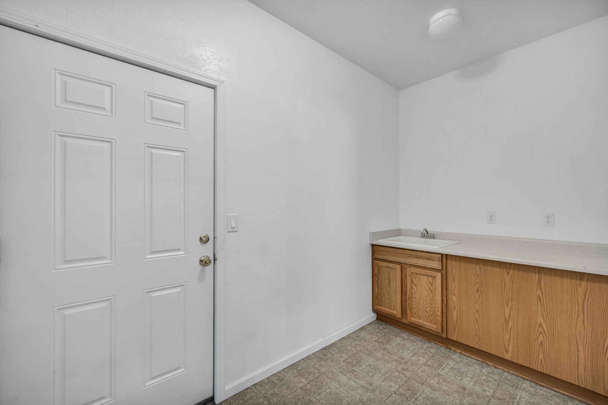 1313 Gambrel Dr_23