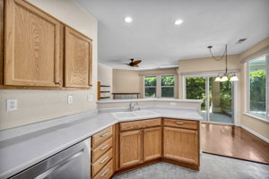 1313 Gambrel Dr_57